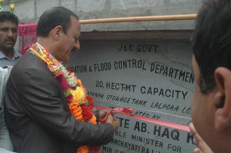 Abdul Haq inaugurates irrigation Dam in Lolab